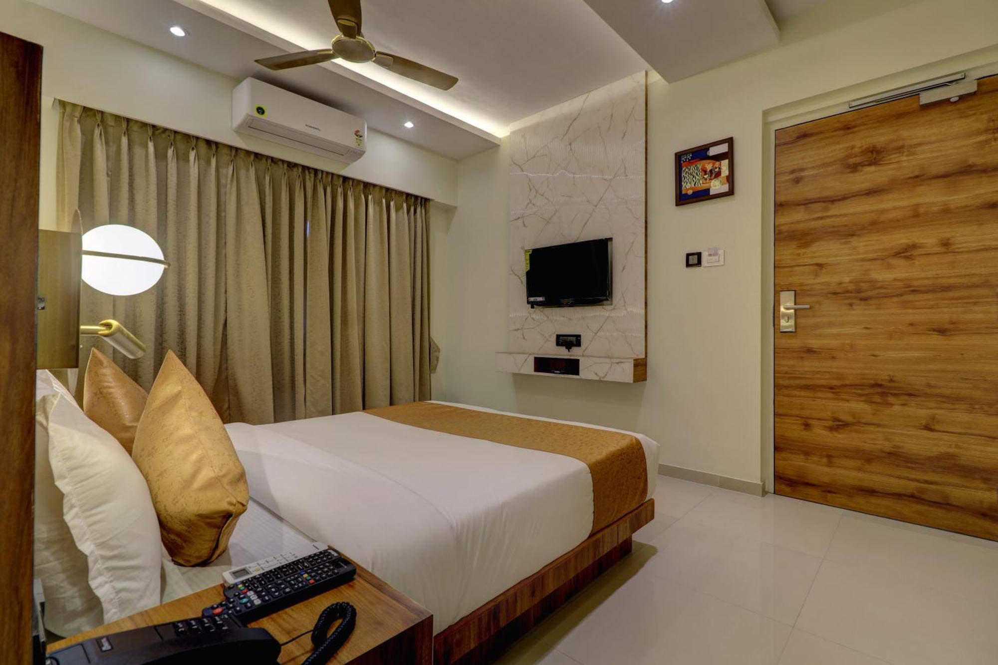 Home2 Suites And Service Apartments, Mumbai Airport Eksteriør bilde